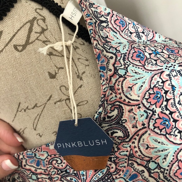 Pink patterned kimono. - Picture 3 of 5